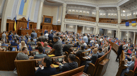 В Парламенте 17 депутатов хотят сложить мандат — Тищенко заявил, что Россия "купила" их - 285x160