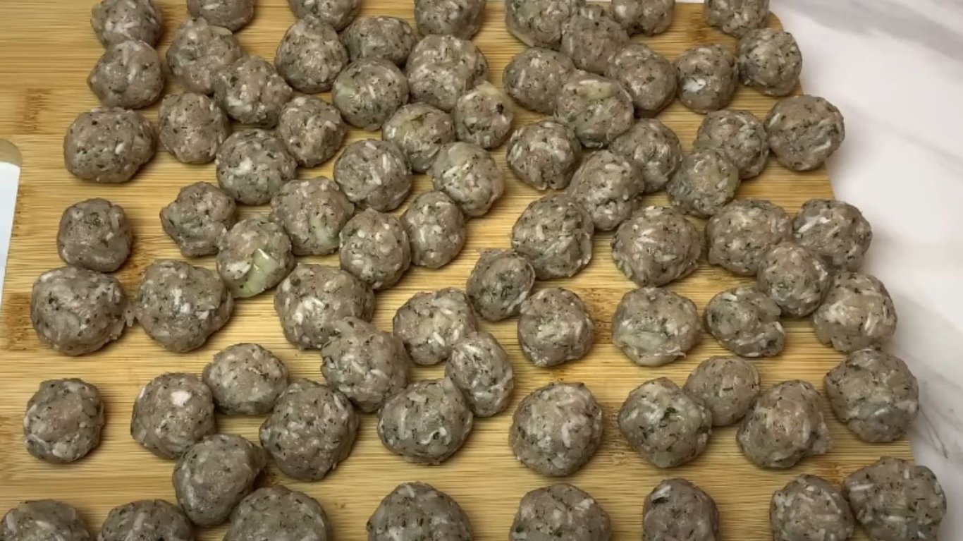 традиційний грецький суп знадобиться 500 г фарша