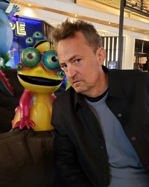 Стало известно, во сколько оценили состояние Мэттью Перри - фото 1