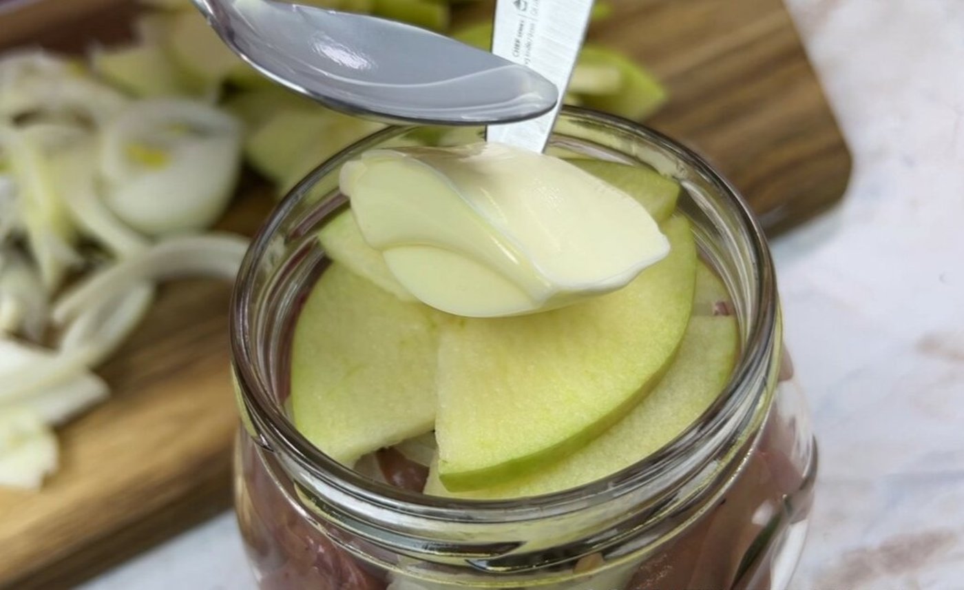 Печінка у банці з яблуками - спосіб приготування