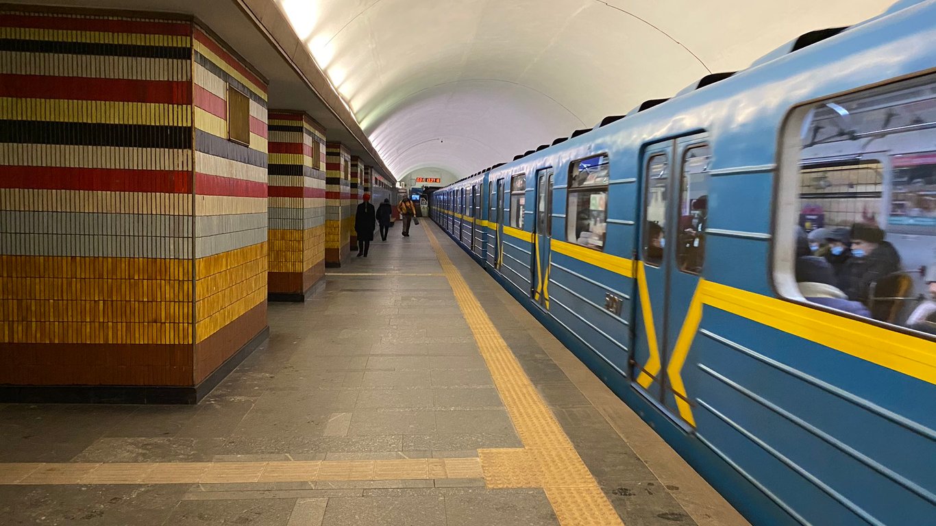 У Києві компенсуватимуть проїзд через закриті станції метро — коли почнуть повертати кошти