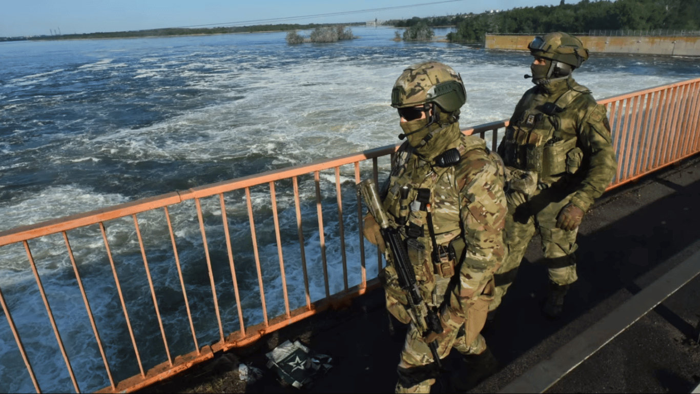 Журналісти знайшли військових РФ, які контролювали Каховську ГЕС до підриву: хто вони