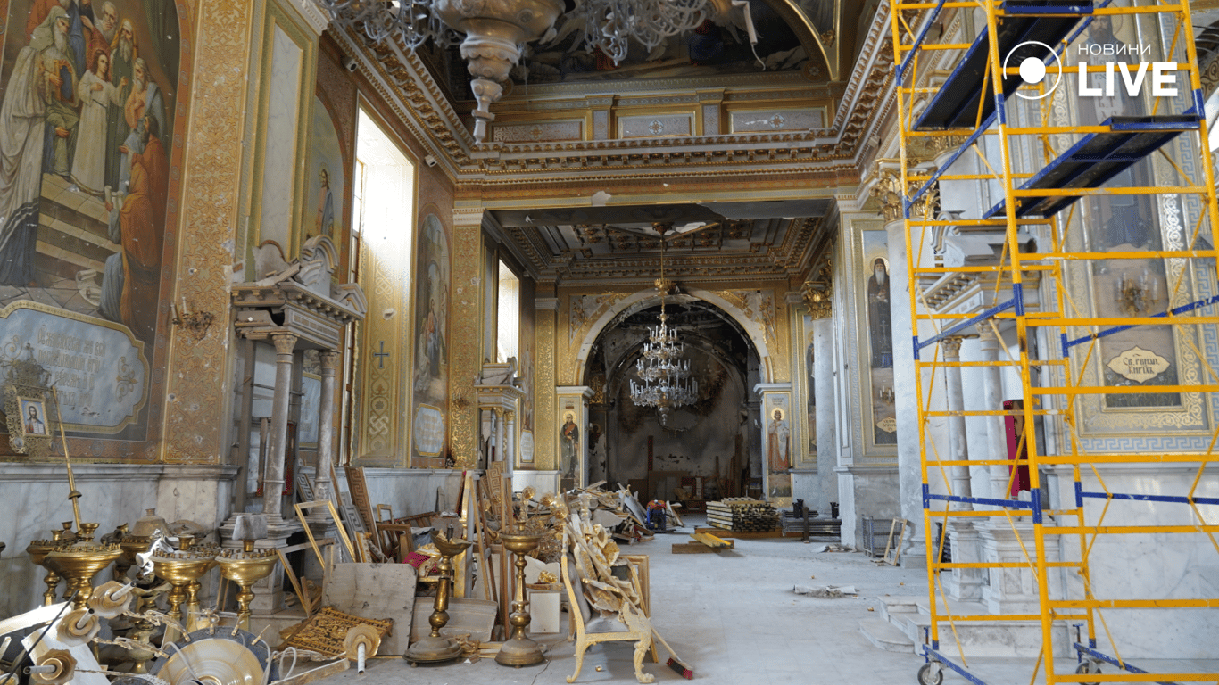 Вцілілі цінності у храмі. Фото: Новини.LIVE