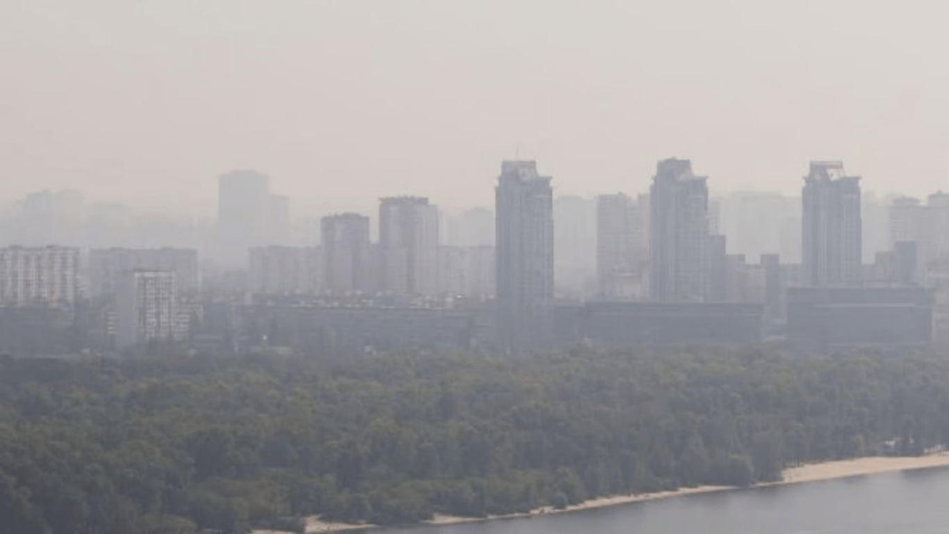 У Києві фіксують погіршення якості повітря через пожежі в області