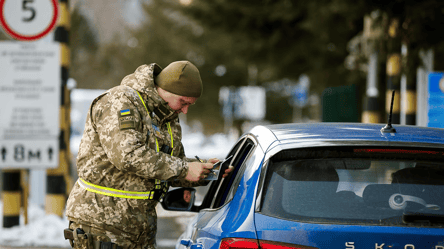 Черги на кордоні сьогодні: найбільше авто стоїть на КПП Польщі - 290x166