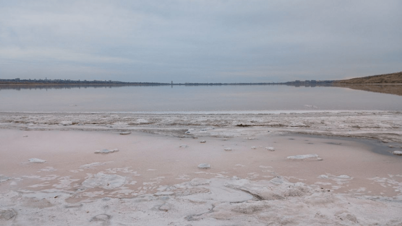 Щоб врятувати Куяльницький лиман одесити збирають сіль — фото - фото 5
