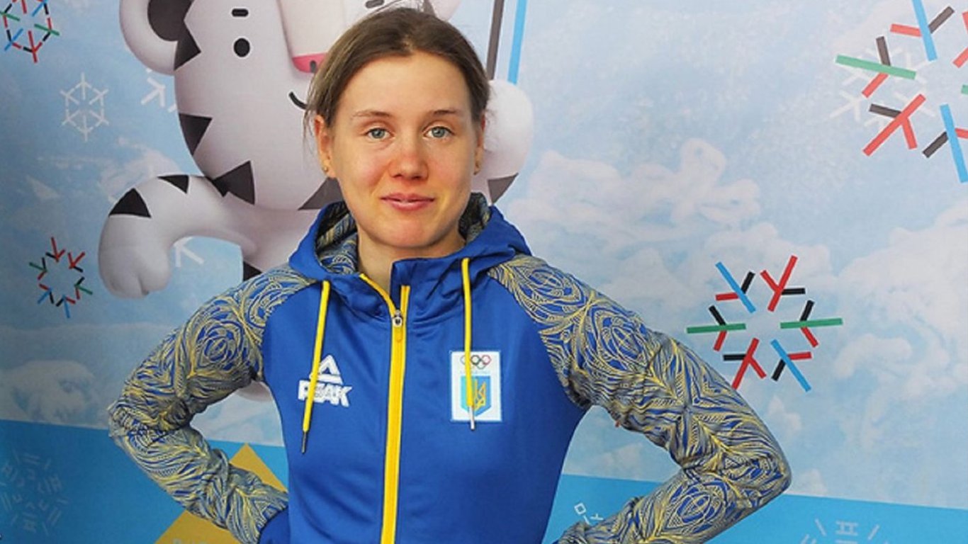 Анастасия Меркушина завоевала золотую медаль в спринте в биатлоне