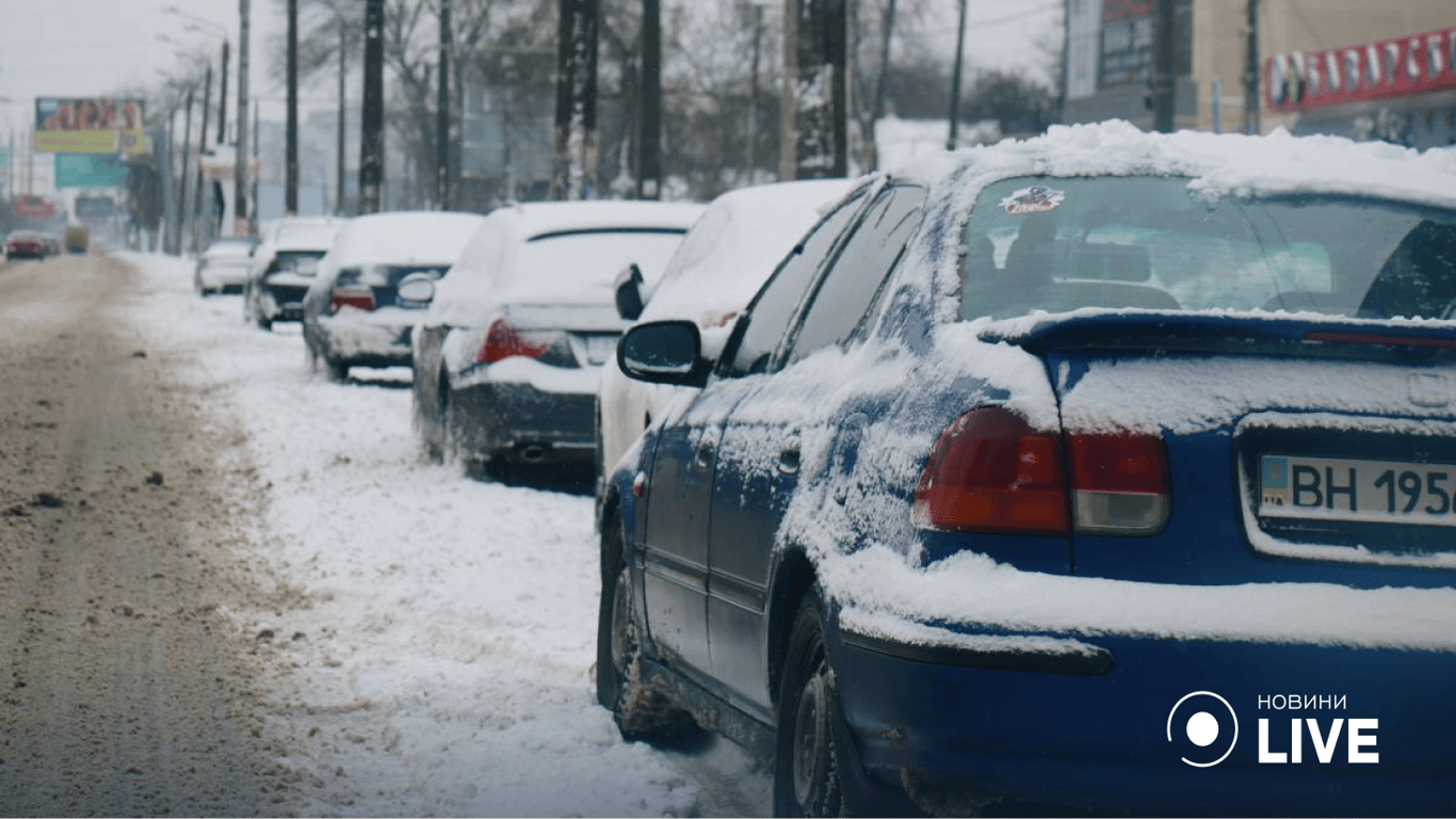 В Одесской области продолжают чистить от снега дороги