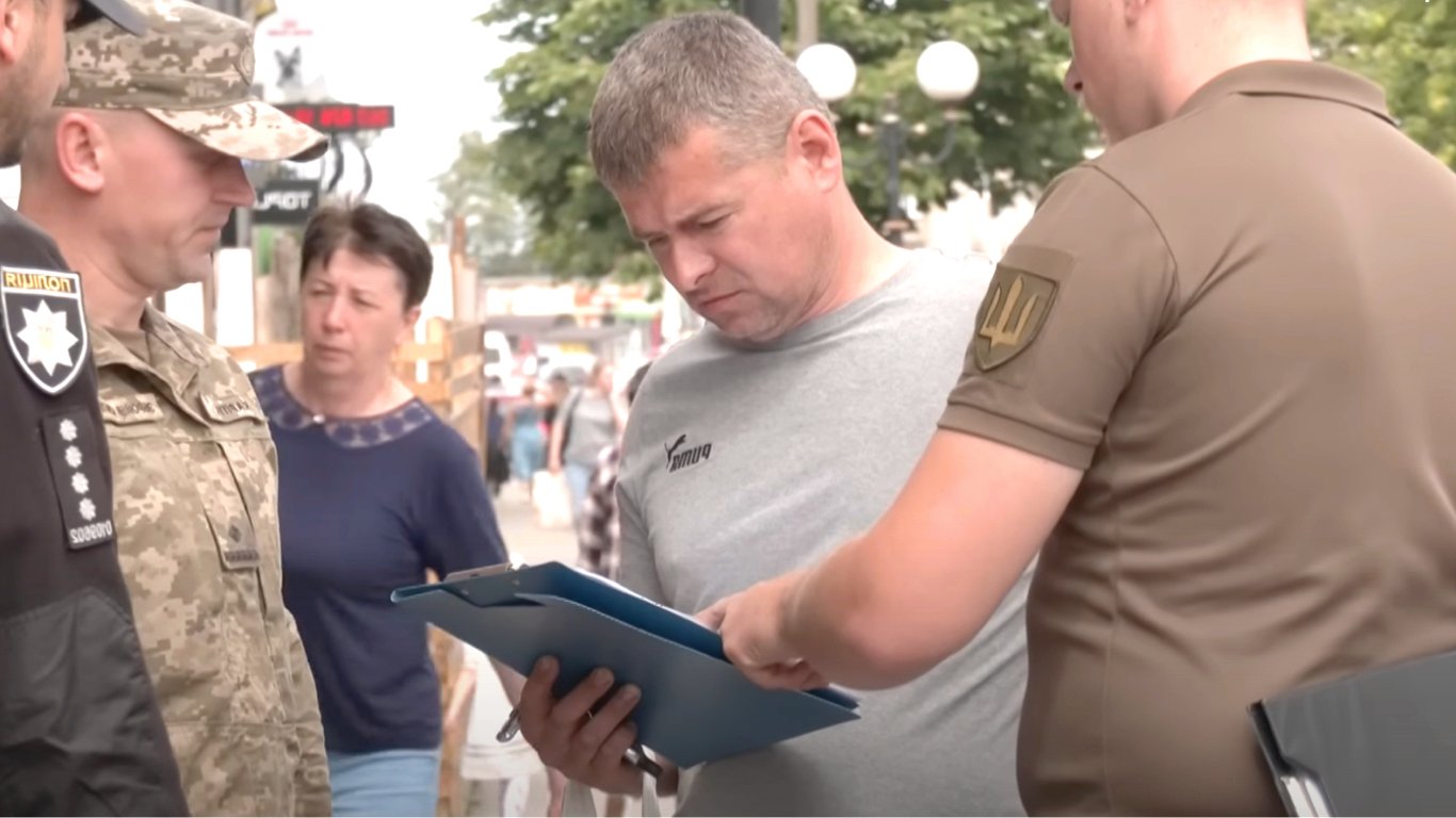 Мобилизация в Украине — кто может избежать штрафа за нарушение военного учета