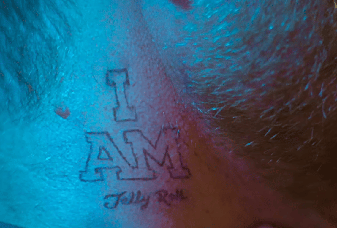 Принц Гаррі заінтригував відео з тату-салону - фото 2