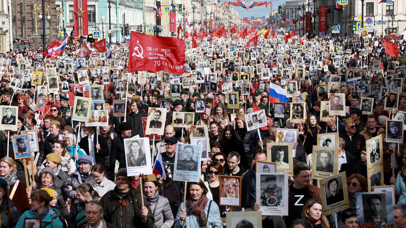 "Безсмертний полк" помер: у Росії вирішили обійтися без  урочистої ходи на День Перемоги