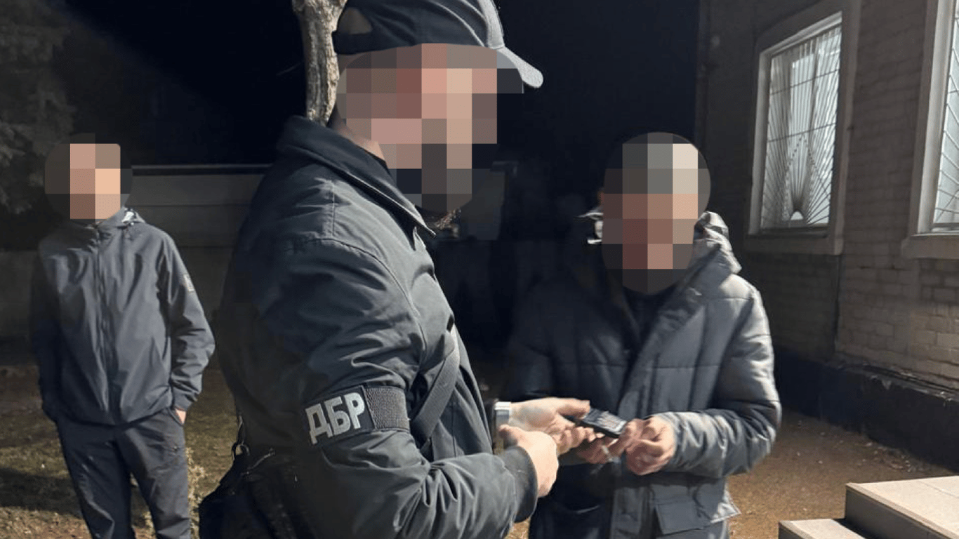 На Волині ДБР викрило посадовця ТЦК, який зламав руку непридатному