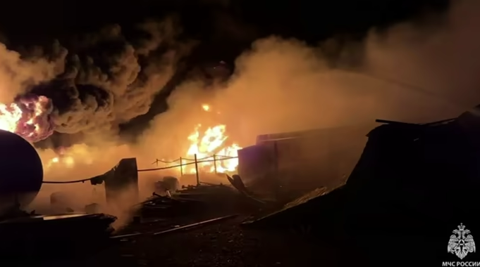 пожар на нефтебазе в РФ