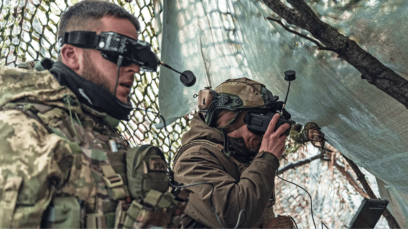 Атака окупантів FPV дронами — прикордонники показали відео