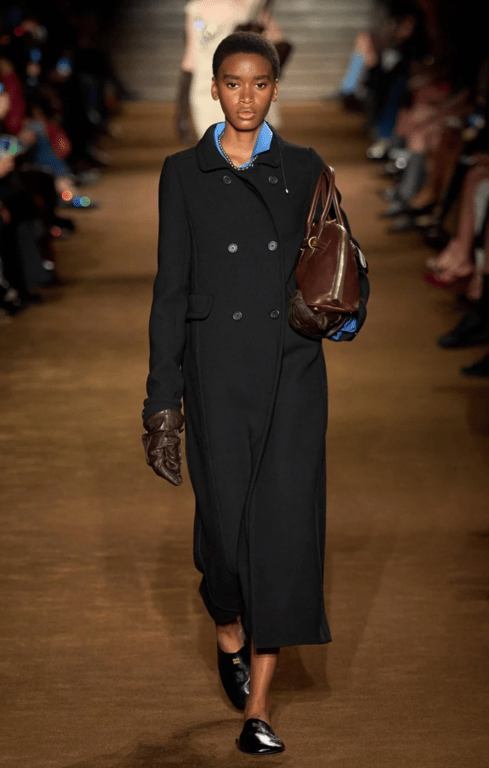 Під капці можна обирати різний одяг