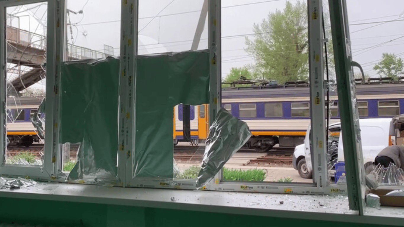 РФ атаковала железнодорожные объекты в Херсоне — предупреждают об изменениях движения поездов