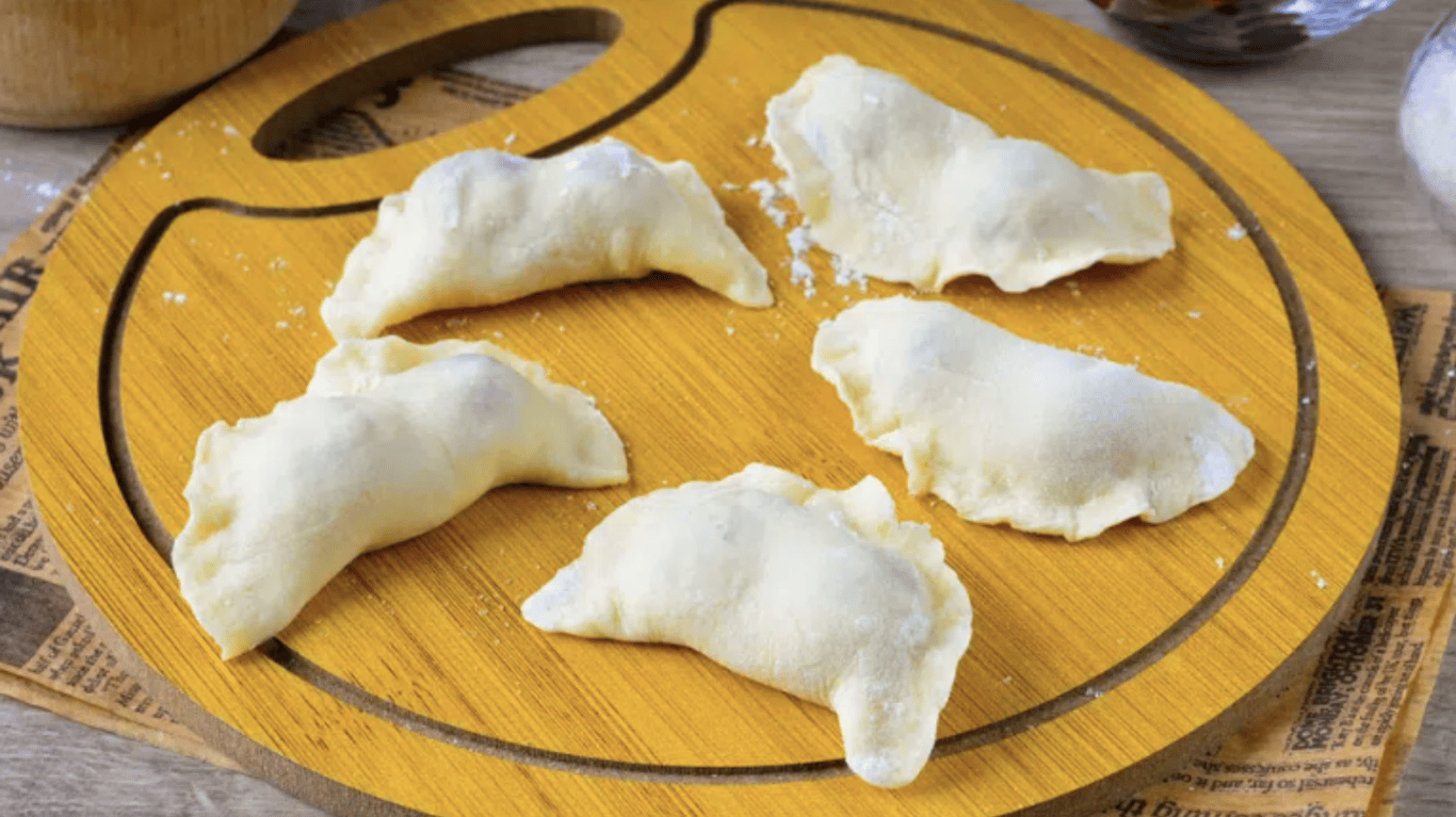 вдалий простий рецепт вареники з вишнею на тонкому тісті