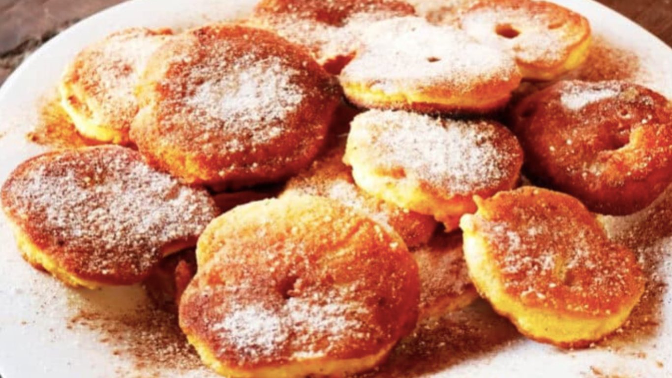 Сніданок з яблук за 10 хвилин: готуються простіше ніж оладки