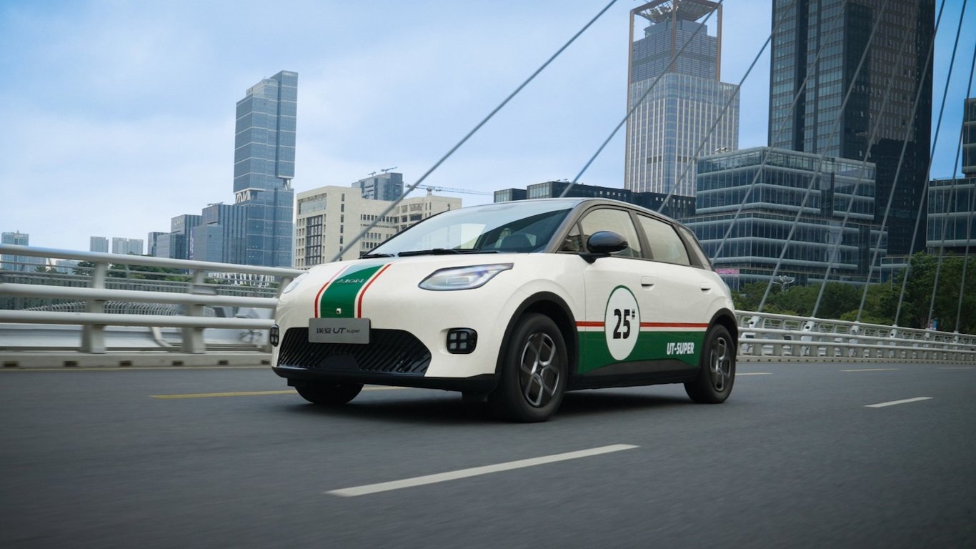 Вийшов електрокар, який заряджається за 99 секунд