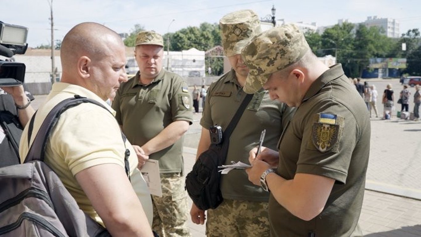 Законність відеозйомки вручення повісток в Одесі: відповідь юристки