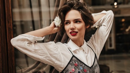 Retro chic — how to wear vintage-inspired looks in 2025 - 285x160