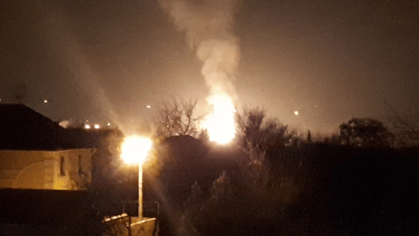 Громкие взрывы в Хмельницкой области сейчас 6 марта — БпЛА пробираются в Старкон