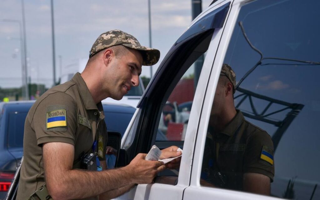 У яких місцях вручення повістки не може відбуватися