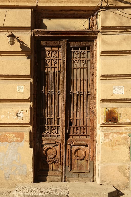 В Одесі відреставрували історичні двері — де саме - фото 2