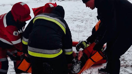 У Києві в кареті швидкої помер рибалка, який провалився під лід - 285x160