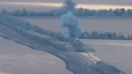 Українські воїни ефектно знищили російську САУ: Сирський показав відео - 285x160