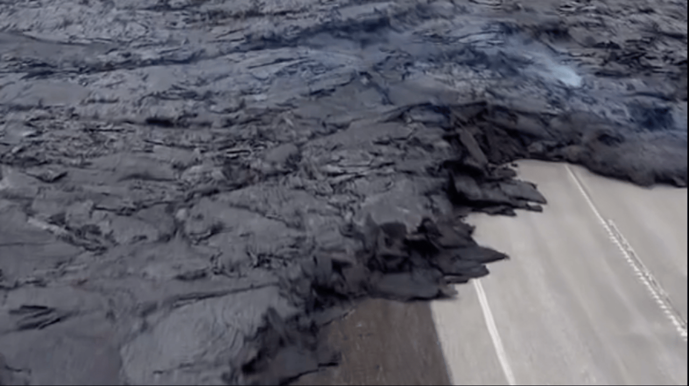 Виверження вулкана на півострові Рейк'янес