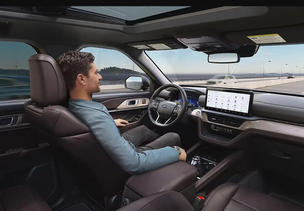 Салон Ford Explorer 2025 року.