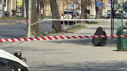 У центрі Львова перекрили рух через підозрілу сумку - 290x166