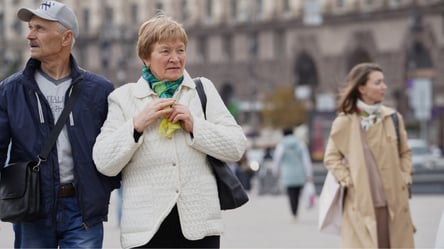 Пенсии в Украине: каким категориям граждан назначат выплаты до 60 лет - 285x160