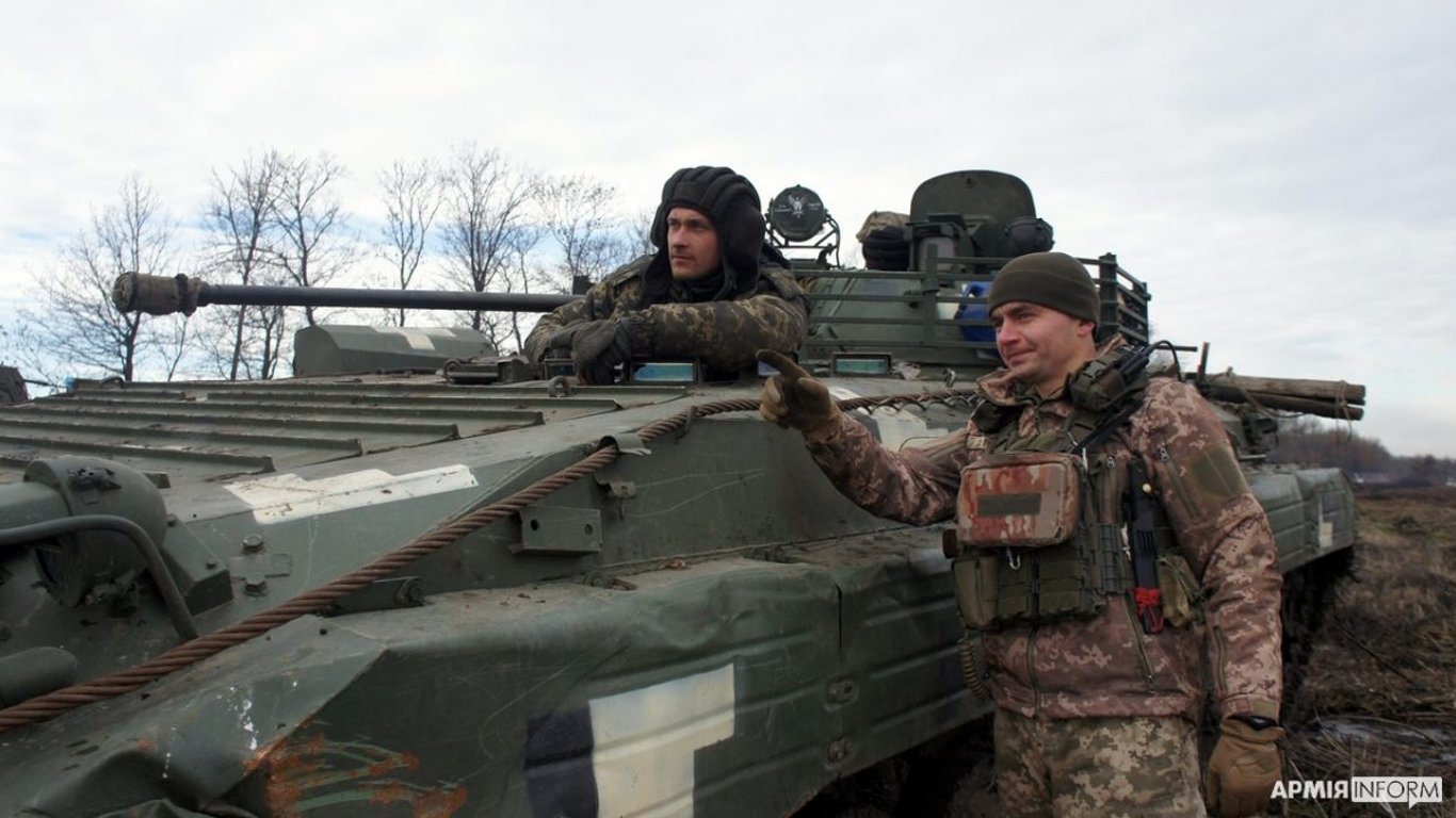 ЗСУ відмінусували три ворожі БМП-2 — Сирський показав ефектне відео