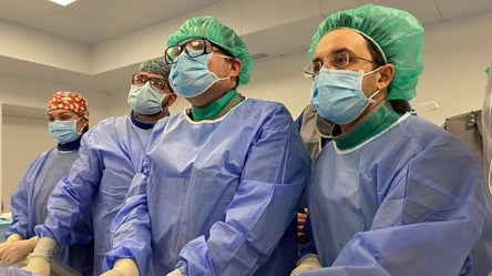 Американский нейрохирург приехал во Львов, чтобы помочь спасать пациентов - 285x160