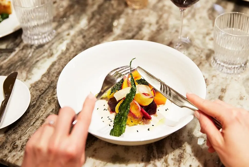 Круизный ресторан получил пять звезд Forbes за элитную кухню на борту - фото 1