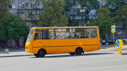 Скандал у маршрутці до Одеси: водій не повіз дружину Героя - 290x166