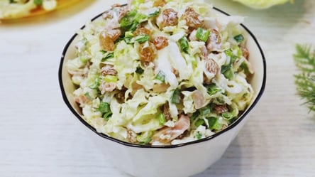 Салат з пекінською капустою та куркою — цей смак приємно здивує - 285x160