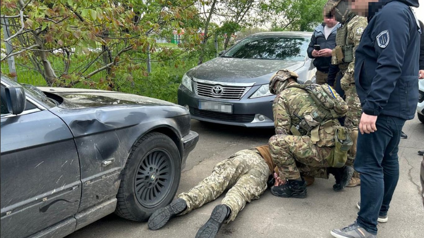 Военный в Одесской области брал взятки за освобождение от службы: ГБР