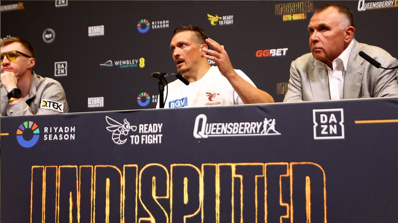 Александр Усик