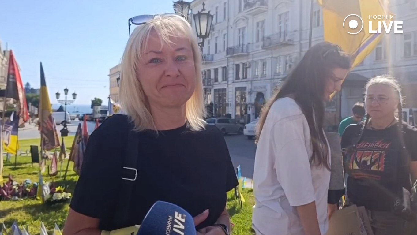 Хвилина мовчання за загиблими в полоні