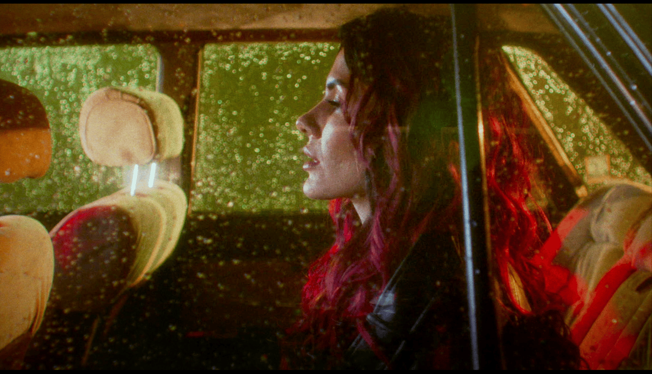 Певица MamaRika. Фото: стоп-кадр кліпу "Хтось йде"