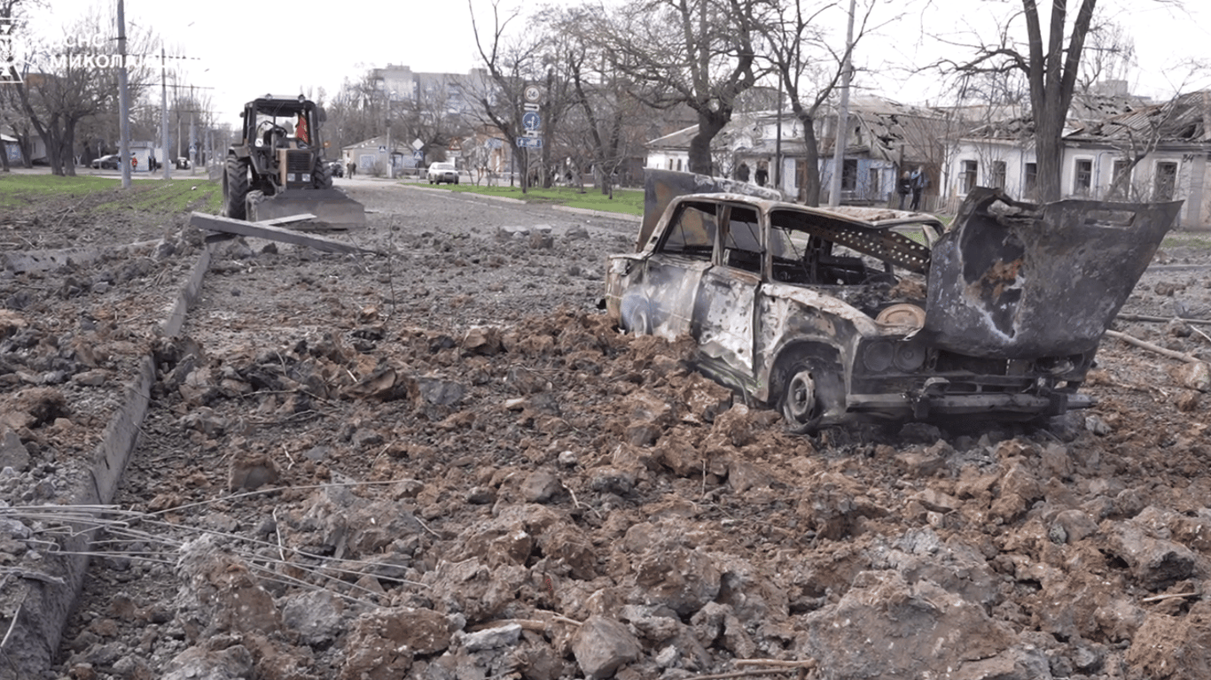 У Миколаєві вдень лунали вибухи — внаслідок атаки РФ по місту є загиблий та поранені