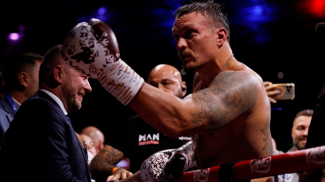 Александр Усик