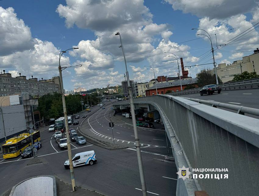 У Києві жінка намагалась вчинити самогубство