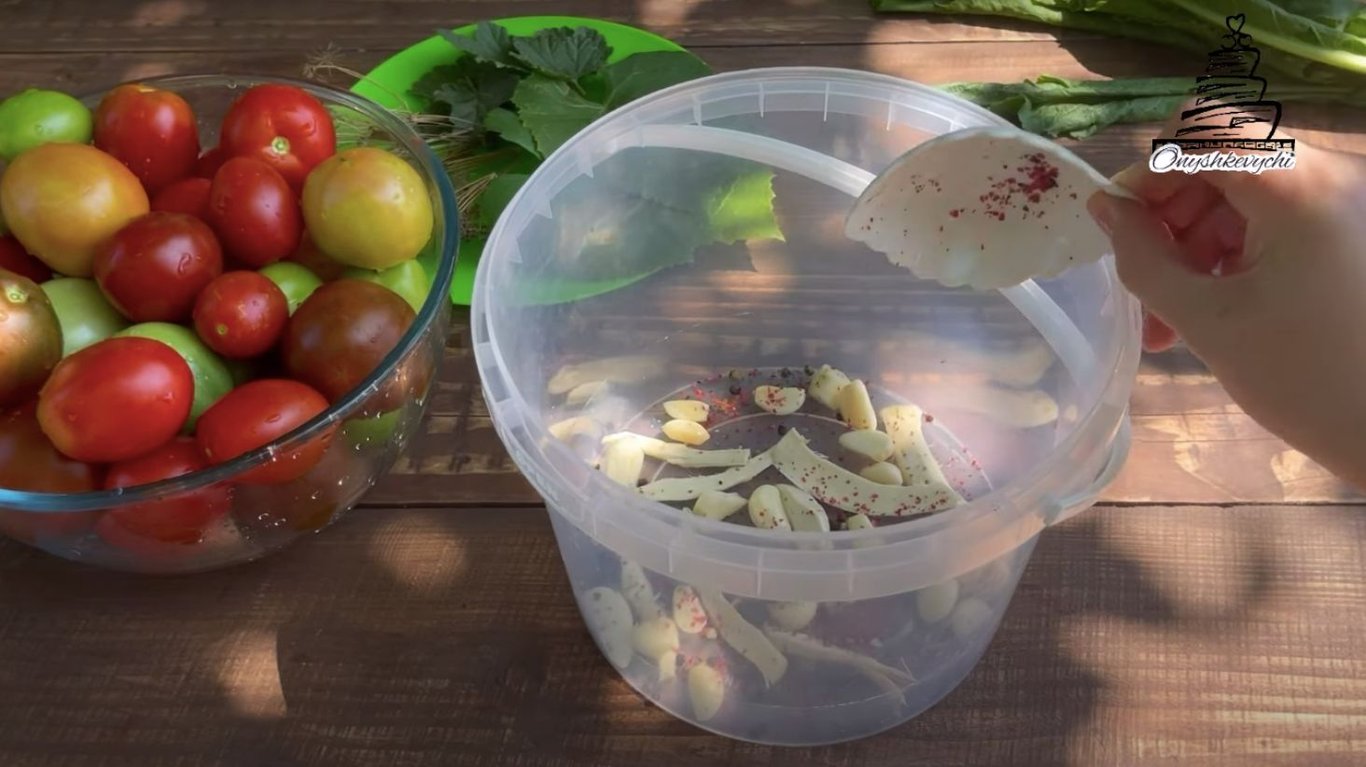 рецепт квашених помідорів 