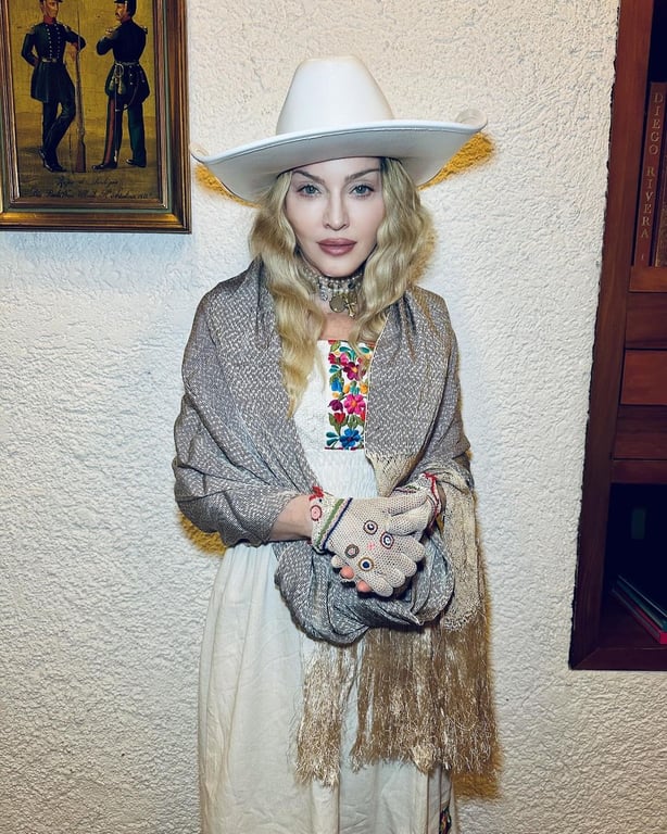 Вічна муза — Мадонна відвідала родинний дім художниці Фріди Кало - фото 1