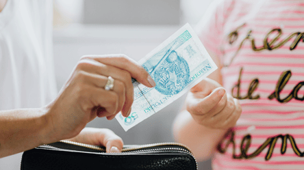 У Польщі змінять умови виплати мінімалки — нові правила - 304x171