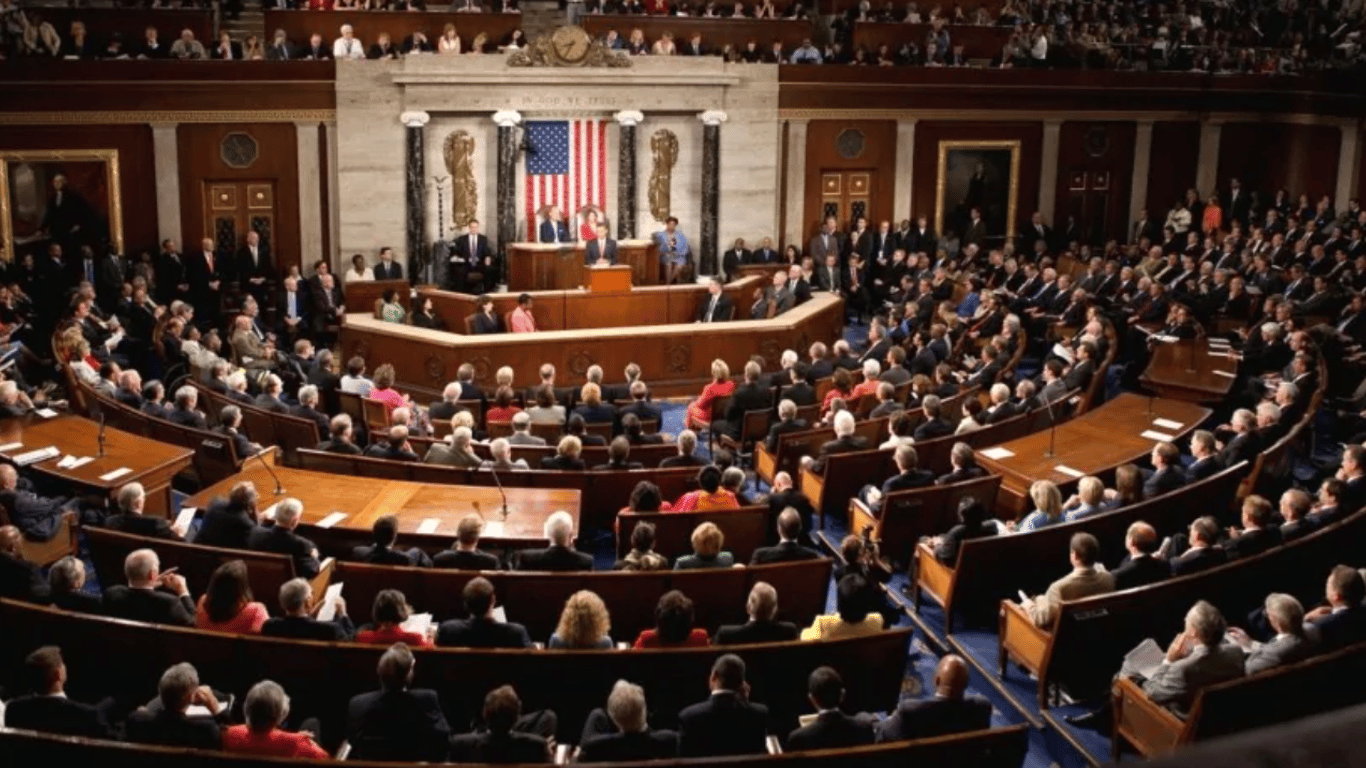В Конгрессе США снова отложили голосование за помощь Украине, — Bloomberg
